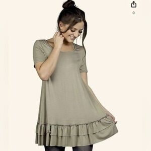 Easel Olive Green Short Sleeve Peplum Bottom Tunic Blouse Size Large NWT